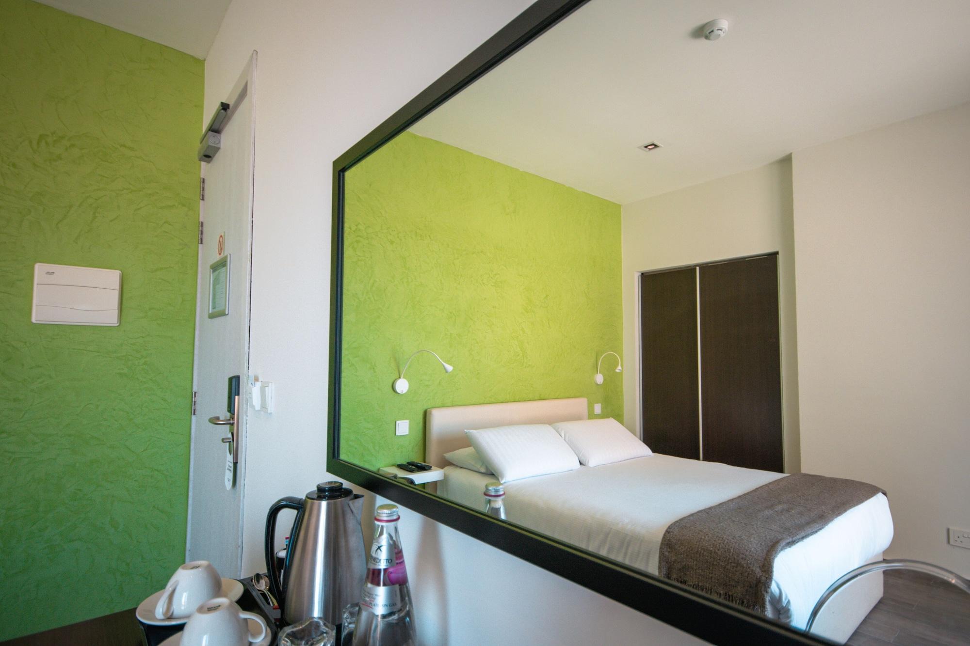 Quaint Boutique Hotel Надур Екстер'єр фото