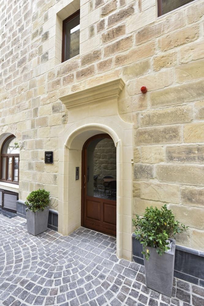 Quaint Boutique Hotel Надур Екстер'єр фото